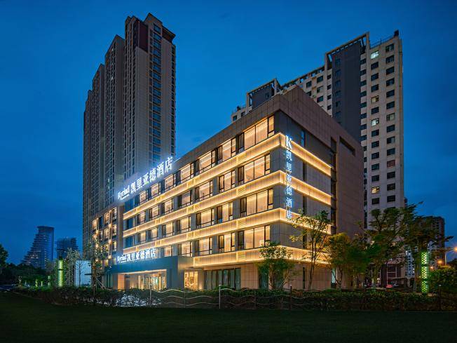 凯里亚德酒店日照万平口店：以海为媒共创新辉煌